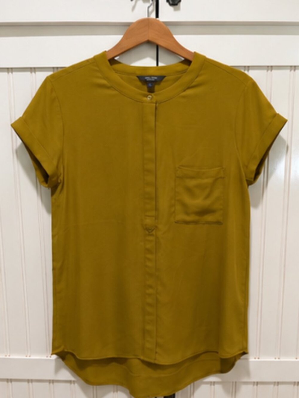 Simply Vera Vera Wang NWT Olive Mustard Blouse Size Large Pocket Career Top